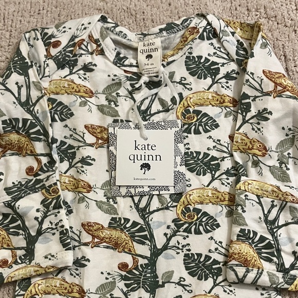 kate quinn Other - Kate Quinn Chameleon and Leaf Print Footsie